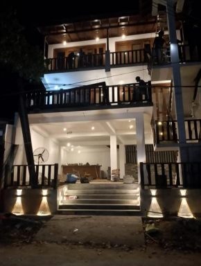 Ari's Seabreeze Villas